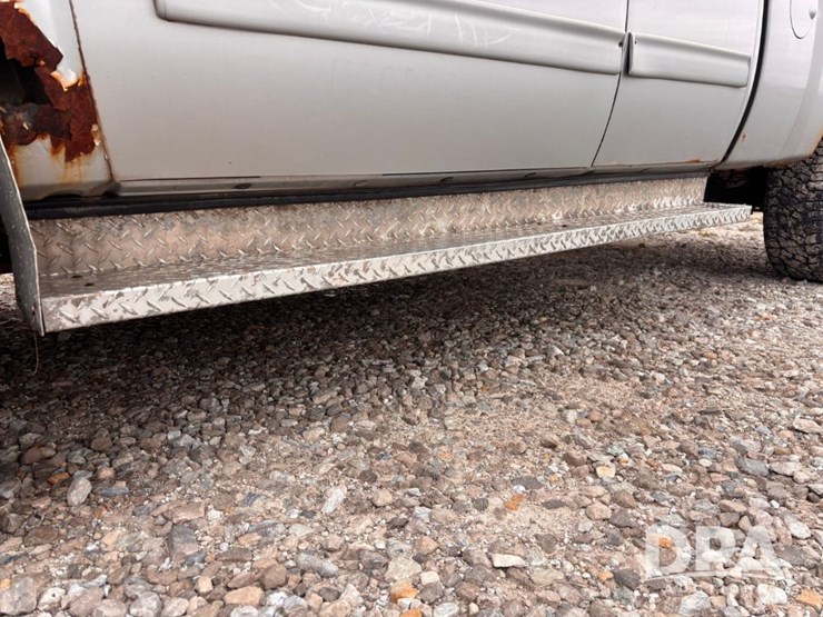 2011-chevrolet-2500hd-image-25