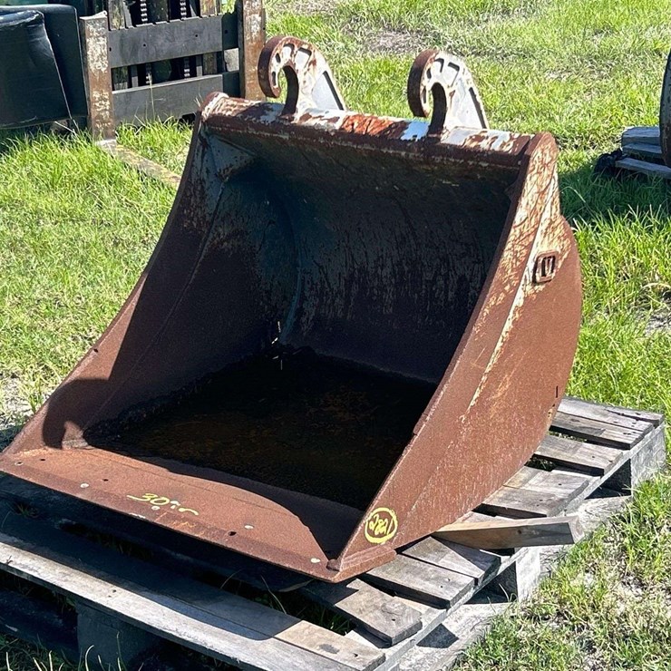 2021 VemaTEC 30in Excavator Bucket