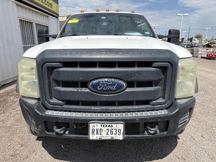 2015-ford-f550-image-3