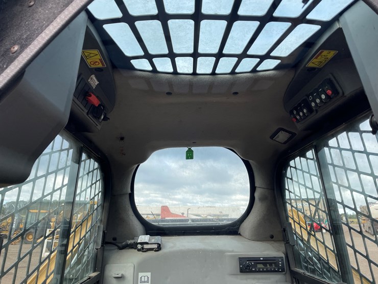 2012-caterpillar-279c2-image-19