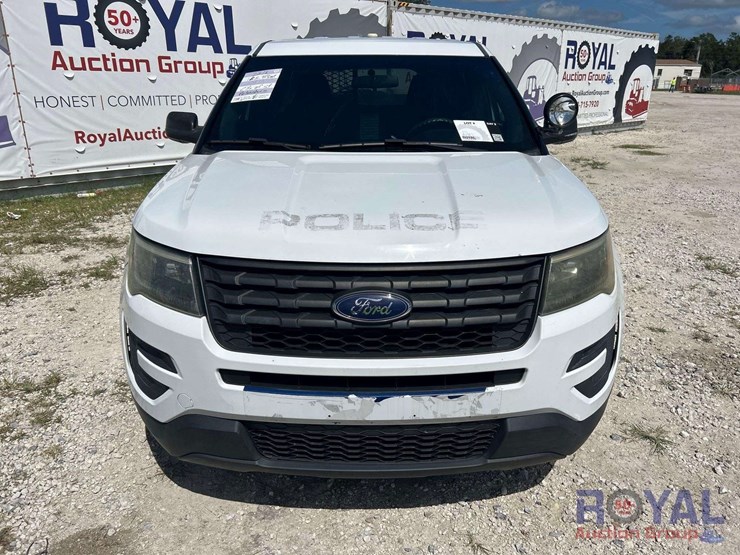 2016-ford-explorer-image-23