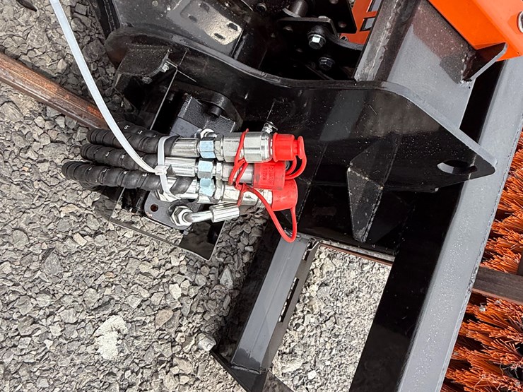 #2000-•-#27000-•-unused-giyi-gy-d39f-skid-steer-trencher-f-dkgj392507110-image-9