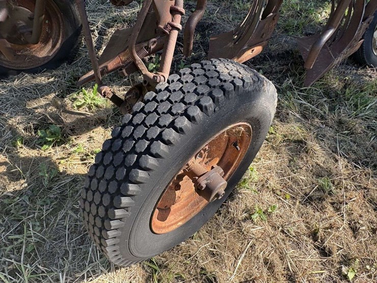 ih-3-14”-slat-bottom-trailing-plow,-clutch-lift-image-7
