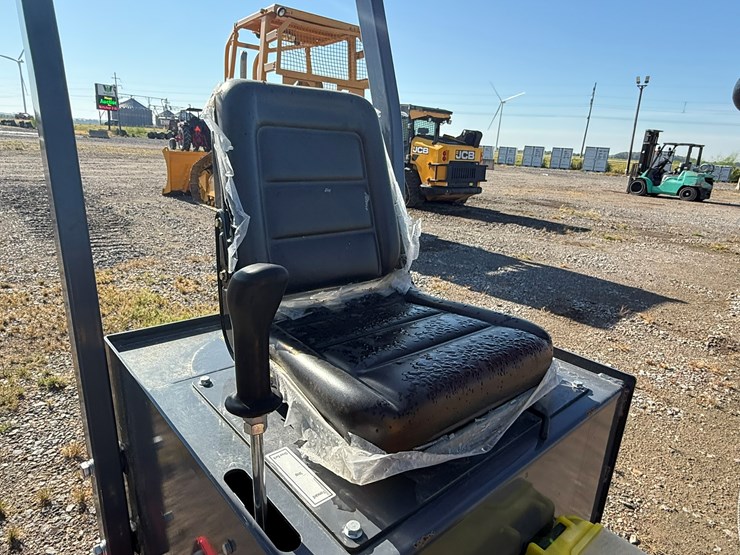 #145-•-#30306-•-2025-sdlool-sl1000-vibratory-compactor-inv#:-30306-image-29