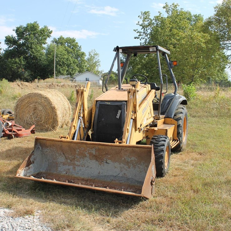 CASE 570L XT