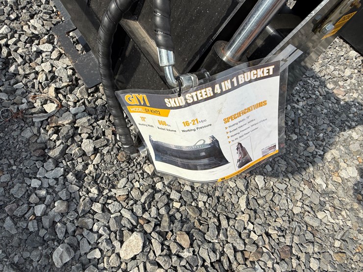 #2000-•-#26266-•-unused-giyi-72"-skid-steer-bucket-fkhd722507243-image-8