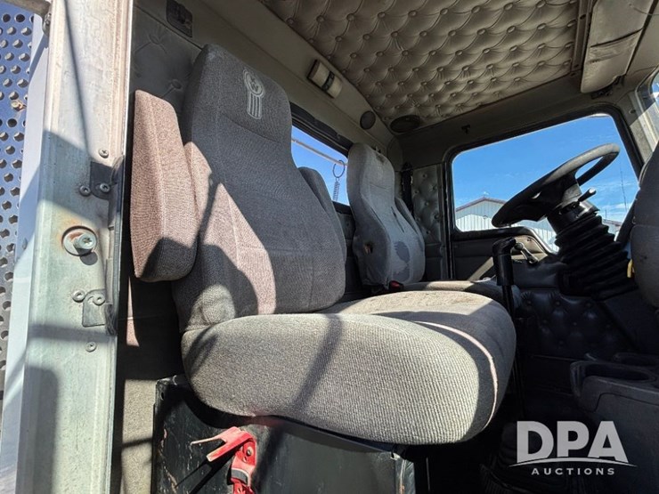 2005-kenworth-t800-image-75