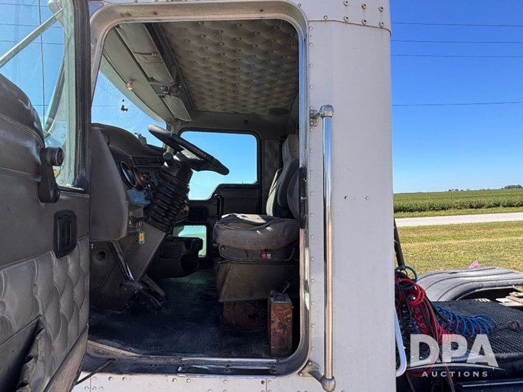 2005-kenworth-t800-image-77