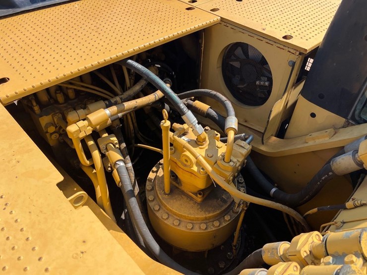 2007-caterpillar-330dl-image-32