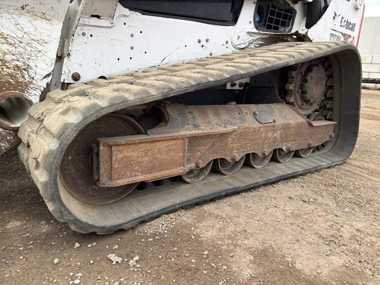 2022-bobcat-t770-image-14