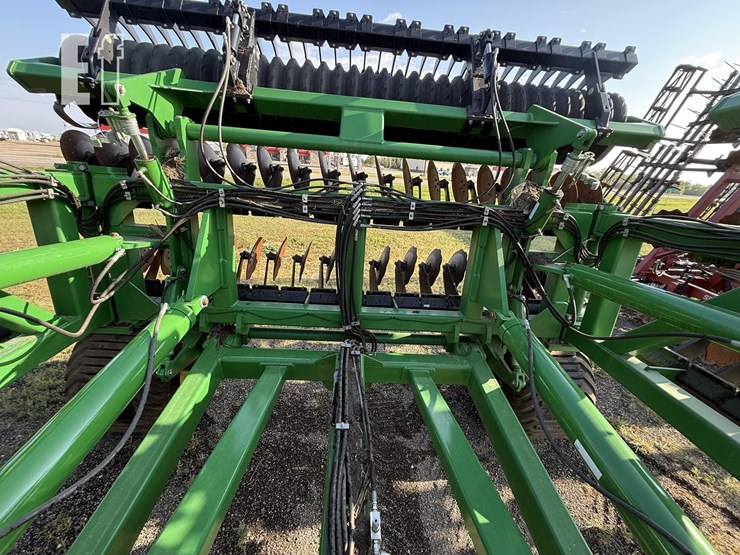2021-john-deere-2680h-image-23