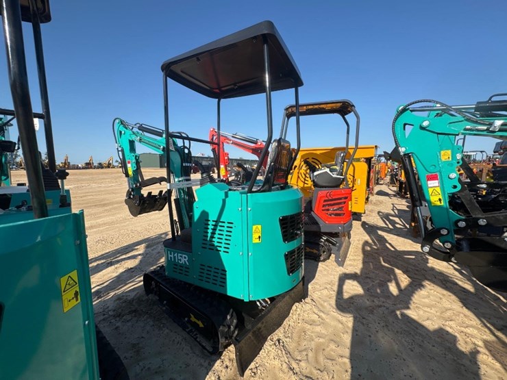 unused-cfg-h15r-excavator-image-1
