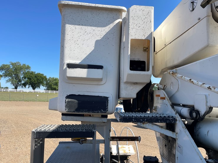 #2132-•-2013-freightliner-bucket-truck-(has-mn-title)-image-34