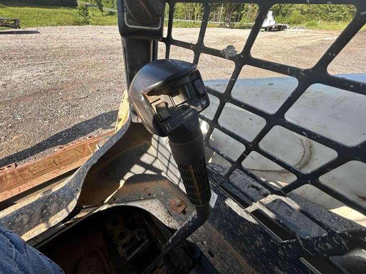 2020-bobcat-t770-image-29
