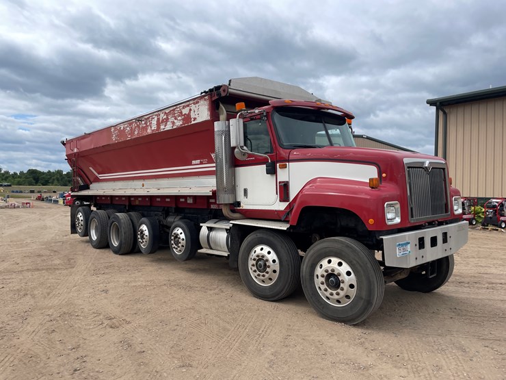 2005-international-paystar-5500-image-4