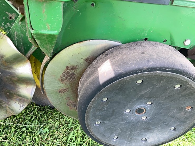 john-deere-1750-image-12