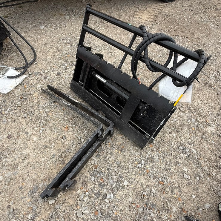#230 • #26377 • Unused GIYI 30" Mini Skid Steer Side Shift Fork XCYHC2507283