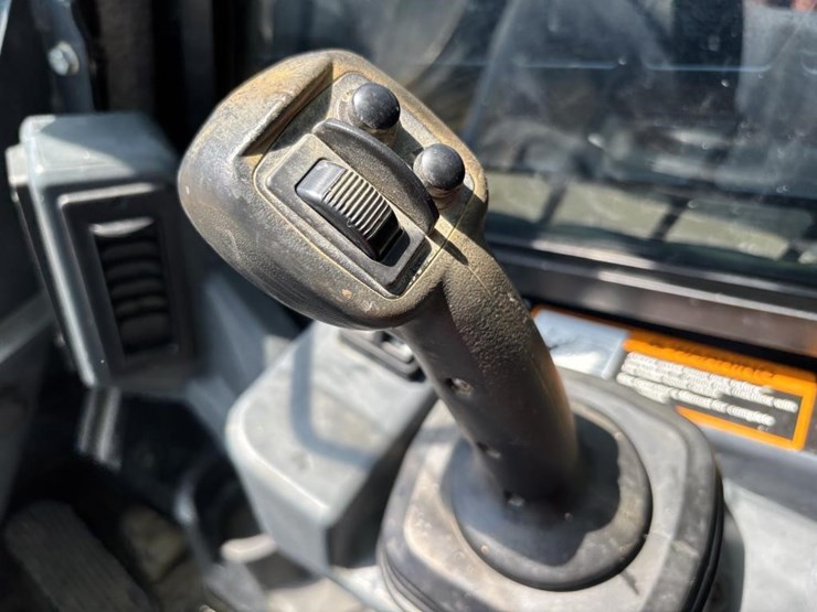 2019-deere-333g-image-24
