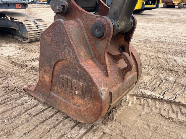 2017-volvo-ec250el-image-22