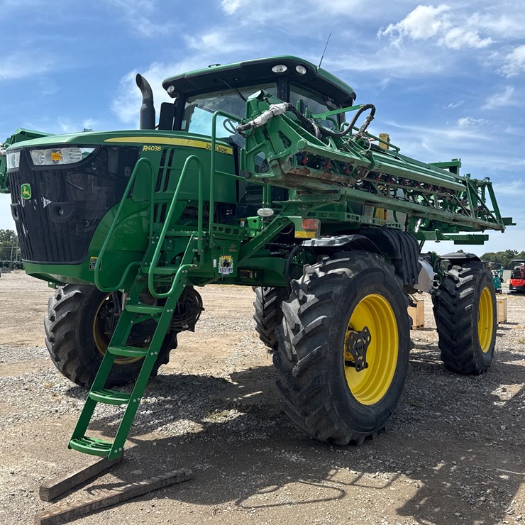 2018 JOHN DEERE R4038