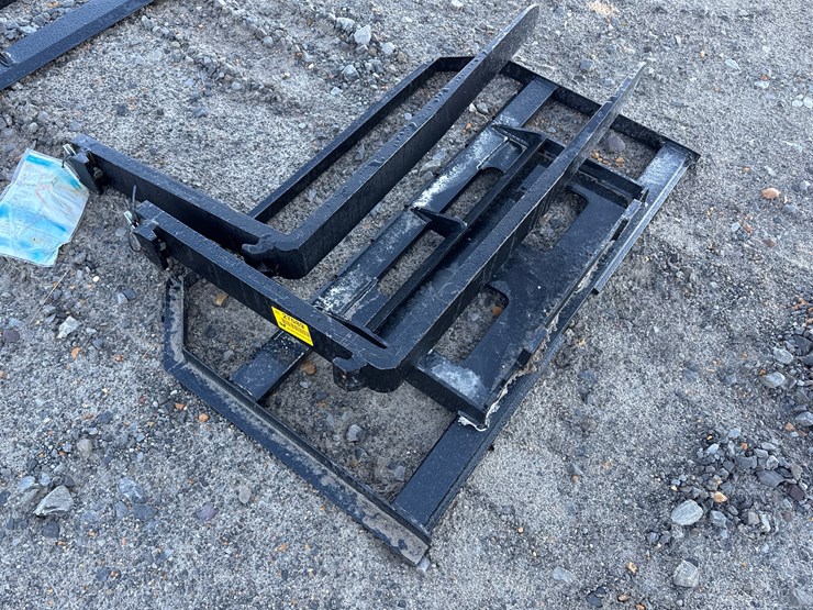 #230-•-#27089-•-unused-mini-skid-steer-forks-image-4