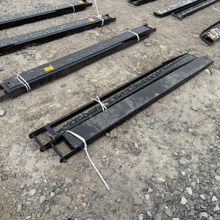 #2000 • #26367 • Unused GIYI 7' Forklift Extension Forks