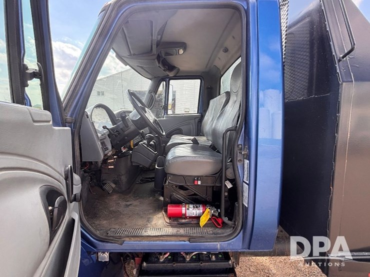 2006-international-durastar-4300-image-63
