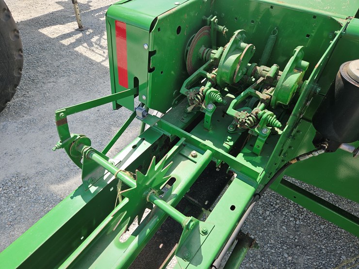 2011-john-deere-338-image-8
