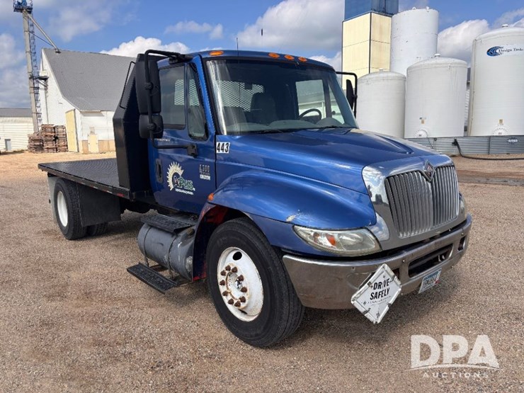 2006-international-durastar-4300-image-1
