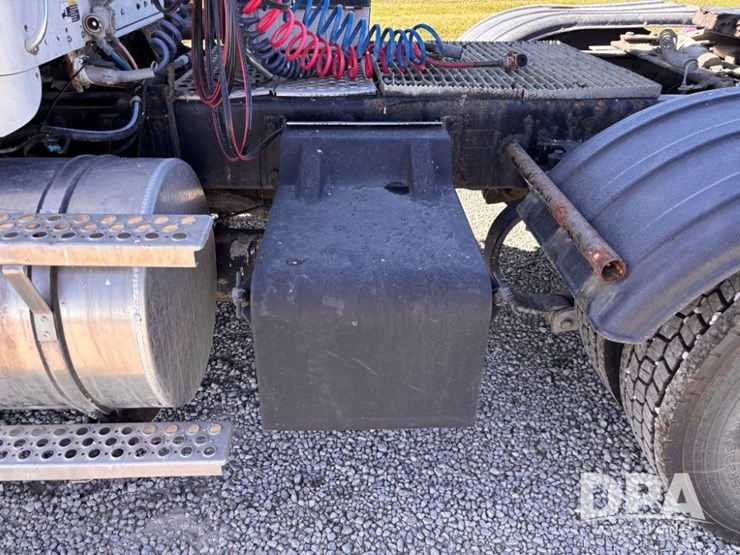 2005-kenworth-t800-image-26