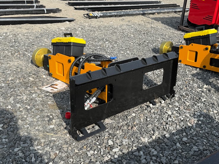 #2000-•-#26322-•-unused-giyi-skid-steer-post-driver-dzc6802507153-image-2