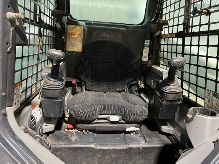 2022-bobcat-t870-image-22