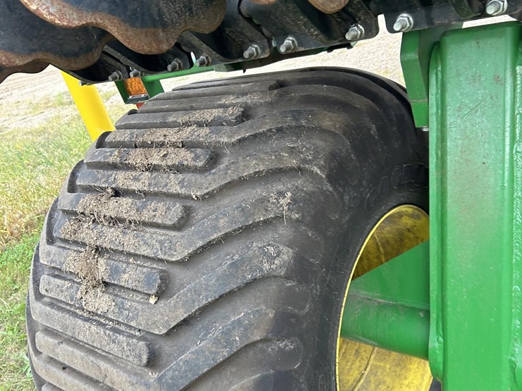 2021-john-deere-2680h-image-22