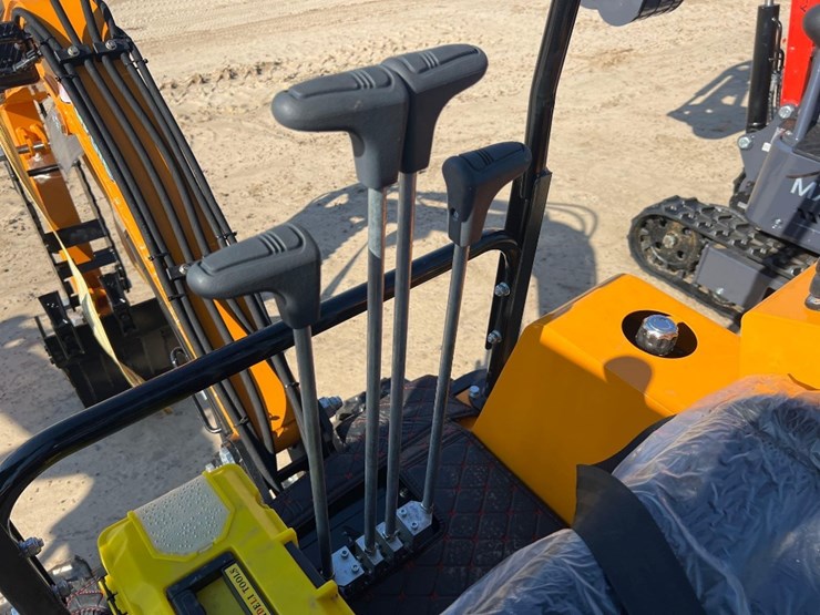 unused-future-ft15j-excavator-image-17