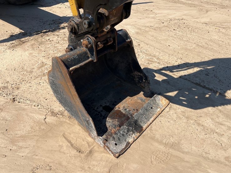 2019-caterpillar-305e2-cr-image-17