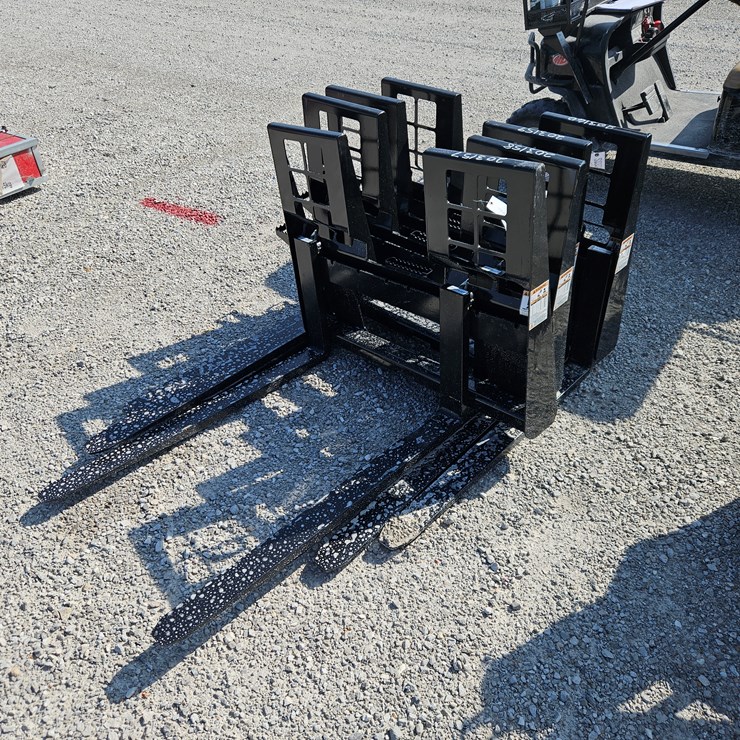#203158 • New WT Pallet Forks