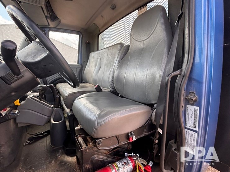 2006-international-durastar-4300-image-64