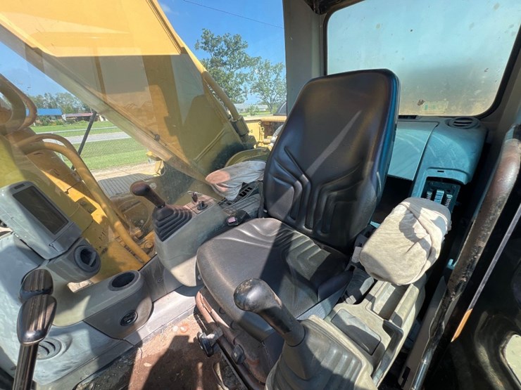 2007-caterpillar-330dl-image-37