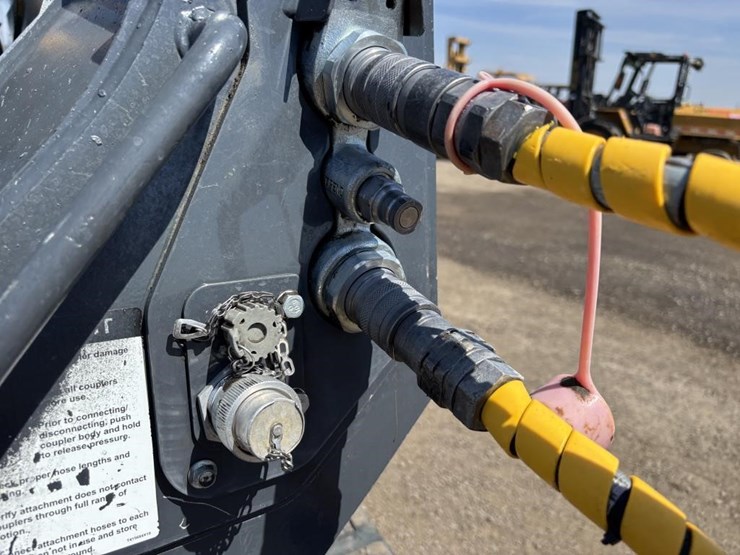 2019-deere-333g-image-14