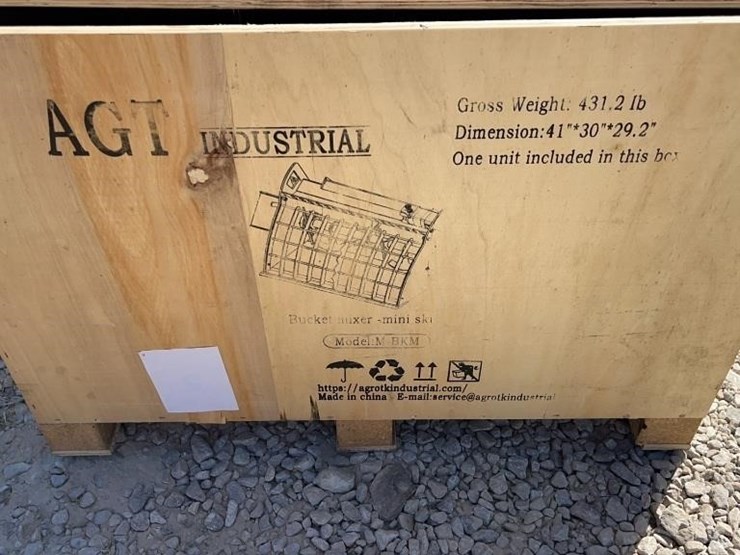 agt-mini-skid-steer-bucket-mixer-image-3