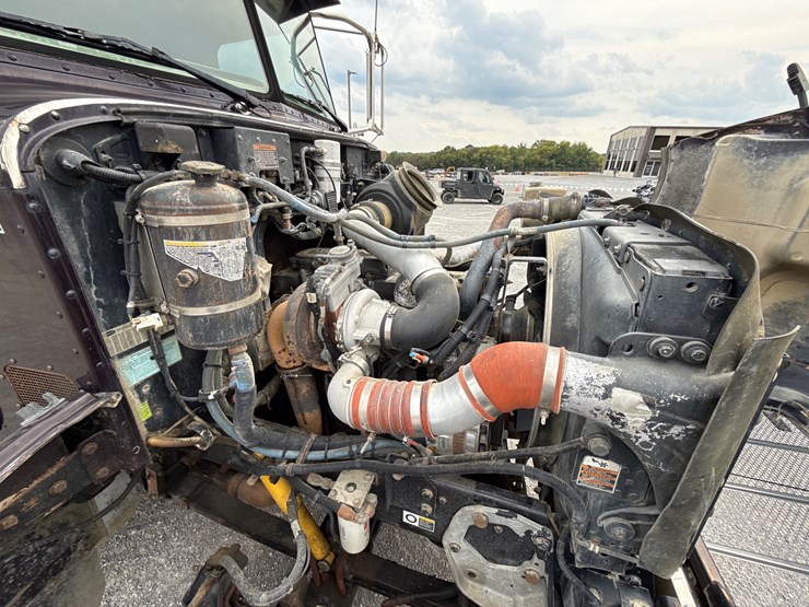 peterbilt-340-image-11