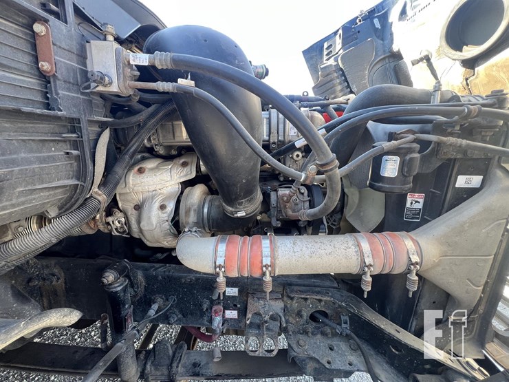 2018-freightliner-cascadia-125-image-23