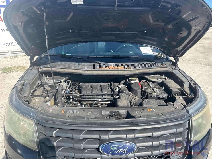 2016-ford-explorer-image-9