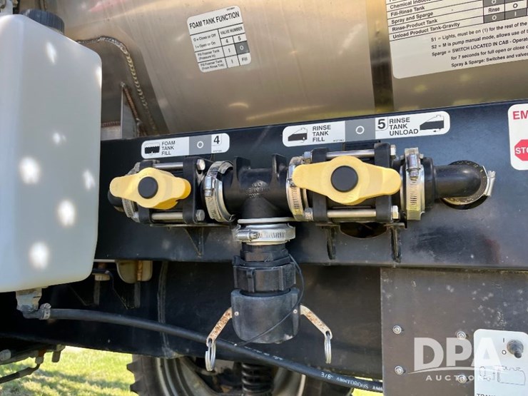 2011-case-ih-patriot-3330-image-55
