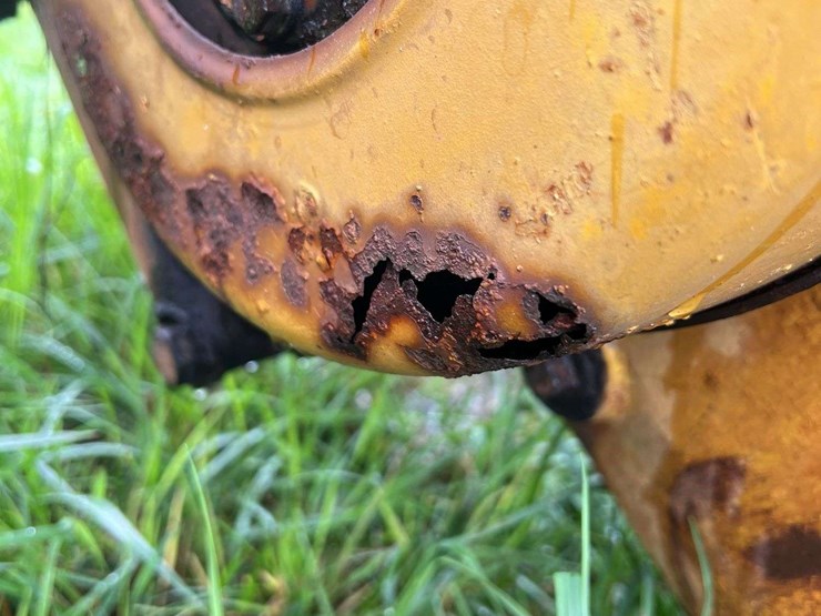 massey-harris-rear-end-image-13