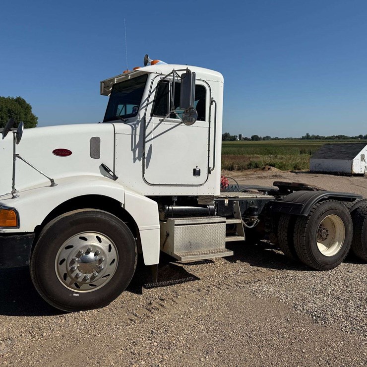 1997 PETERBILT 385