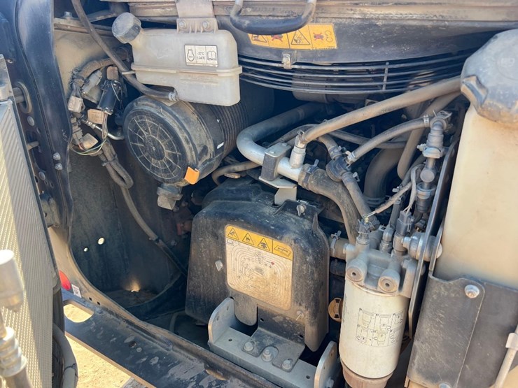 2022-bobcat-t76-image-15