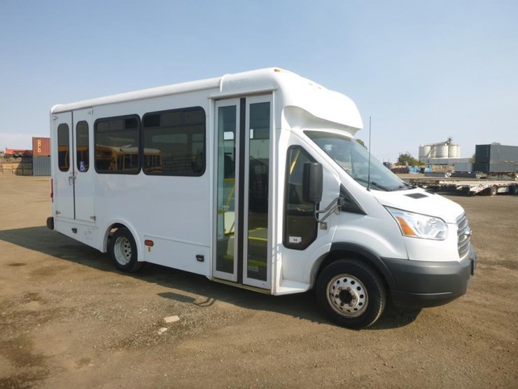 2018-ford-e350-image-3