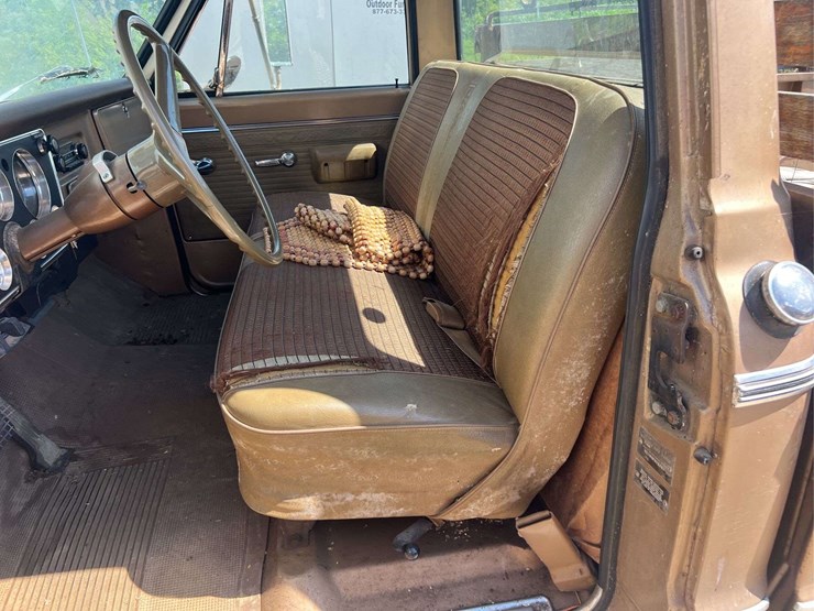 1969-chevy-c20-custom-camper-image-124
