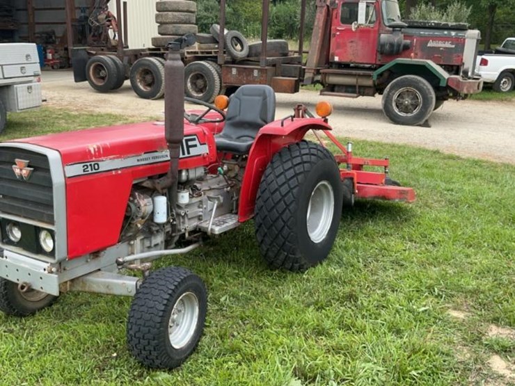 #124-•-massey-ferguson-mf210-tractor-image-1